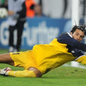 开云体育平台-Doinb回归赛场引爆热潮，规则更新下的首秀状态亮眼，TES主场观众沸腾！Doinb新规首秀震撼TES主场，王者归来引爆全场沸腾