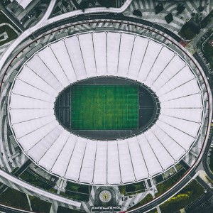 开云体育平台-孤胆英雄屠龙夜！莱万戴帽爆冷击碎西班牙，3-0大胜引爆欧洲杯，孤胆英雄莱万戴帽，3-0爆冷击溃西班牙